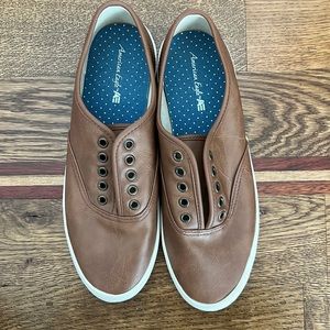 Like NEW American Eagle TM tennis shoes. Size 7.5.